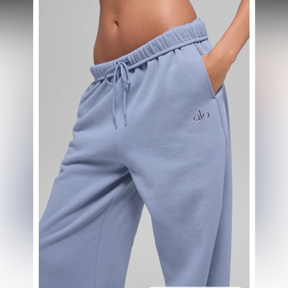 Alo yoga Accolade Straight Leg Sweatpant - winter frost - Picture 3 of 9